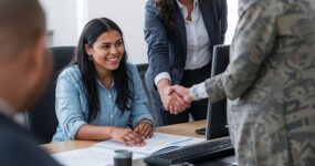 Angielski: 30 odpowiedzi na pytania rekrutacyjne (B1–B2)