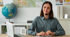 Angielski: Listening w pracy – co naprawdę działa