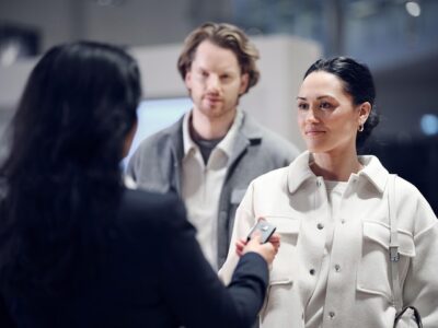 Jak prowadzić rozmowę, gdy nie rozumiesz 30% tego, co słyszysz