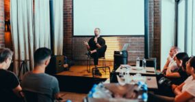 Niemiecki: Networking – podstawowe pytania i odpowiedzi (A2)