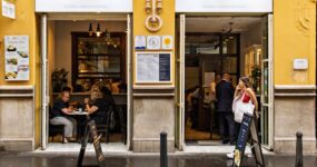 Hiszpański: Reklamacje i zwroty – dialogi (A2)