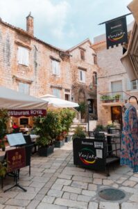 Chorwacki w restauracji – pytania, prośby i zamówienia