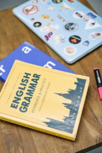 Past Simple vs Present Perfect w mowie – kiedy naprawdę używać