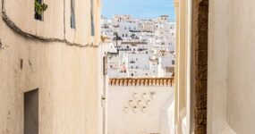 Hiszpański: 30 zdań do pracy z klientem (A2)