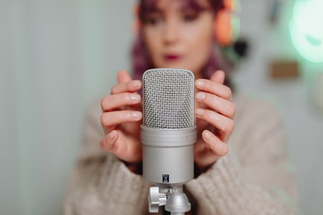 Angielski: Jak poprawić wymowę bez akcentu „szkolnego”