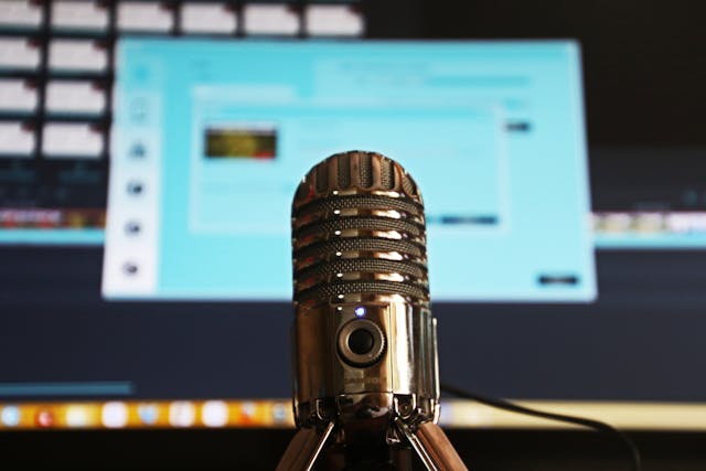 Jak uczyć się angielskiego przez podcasty?