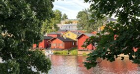 Fiński: Jak budować proste zdania pytające (A1)